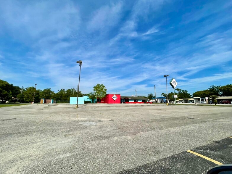 More Photos Of 5086 Normandy Blvd, Jacksonville Restaurant For Lease