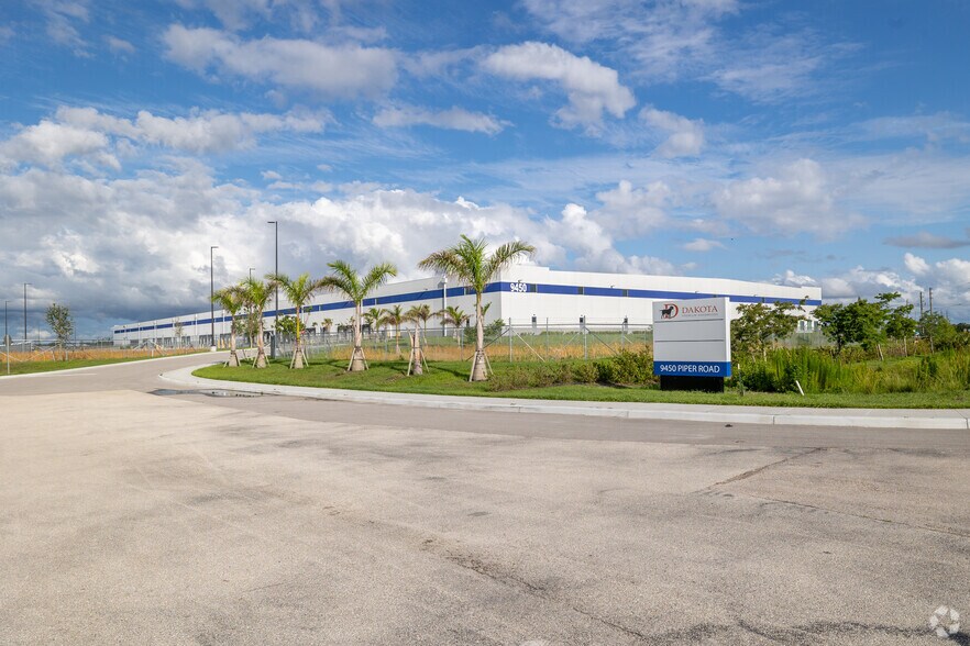 More Photos Of 9450 Piper Rd, Punta Gorda Warehouse For Lease