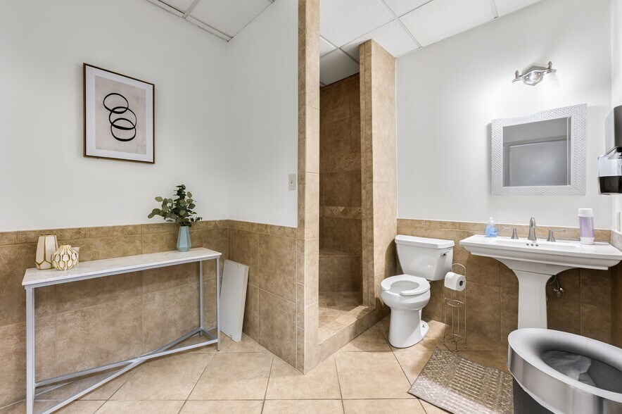 More Photos Of 1900 The Exchange SE, Atlanta Office For Lease