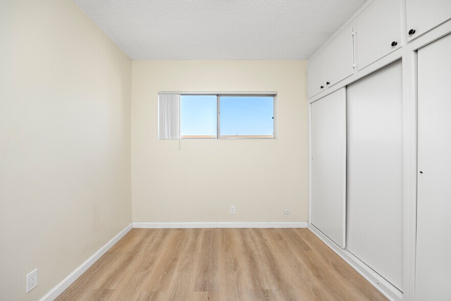 More Photos Of 4055 W 129th St, Hawthorne Apartments For Sale