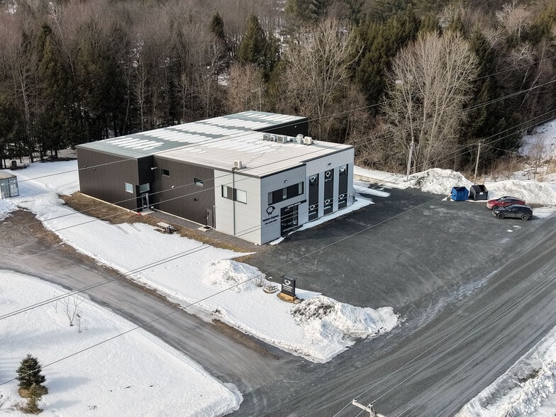 More Photos Of 333 Ch Brosseau, Cowansville Industrial For Lease