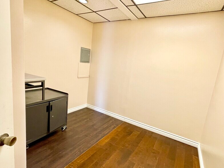 More Photos Of 4550 Kearny Villa Rd, San Diego Office For Sale