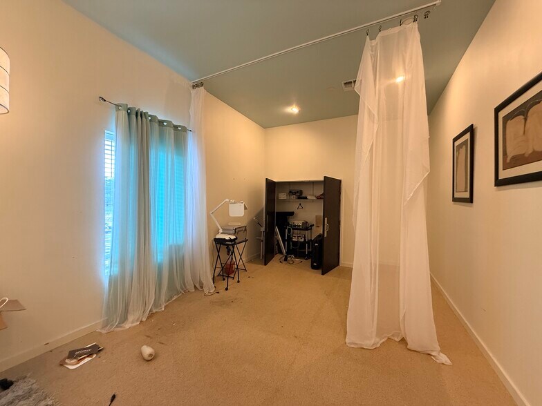 More Photos Of 2140 W Grande Blvd, Tyler Medical For Lease