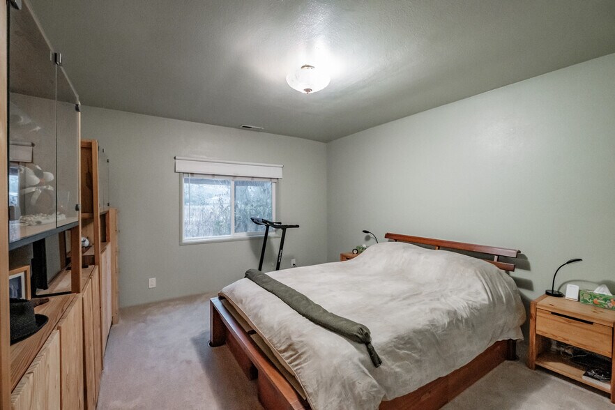 More Photos Of 909 Curry Rd, Roseburg Specialty For Sale