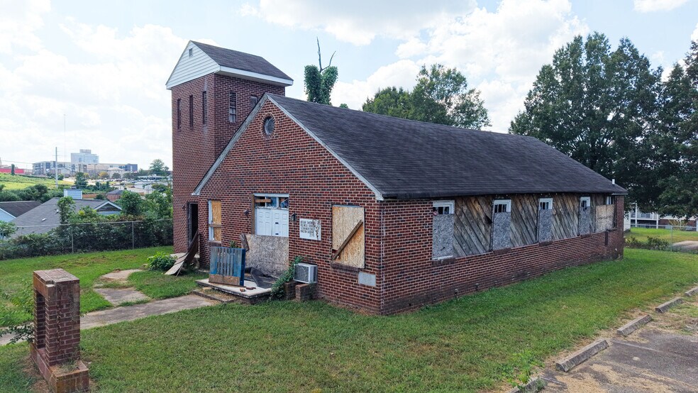 More Photos Of 1326 N Main St, Winston-Salem Specialty For Sale