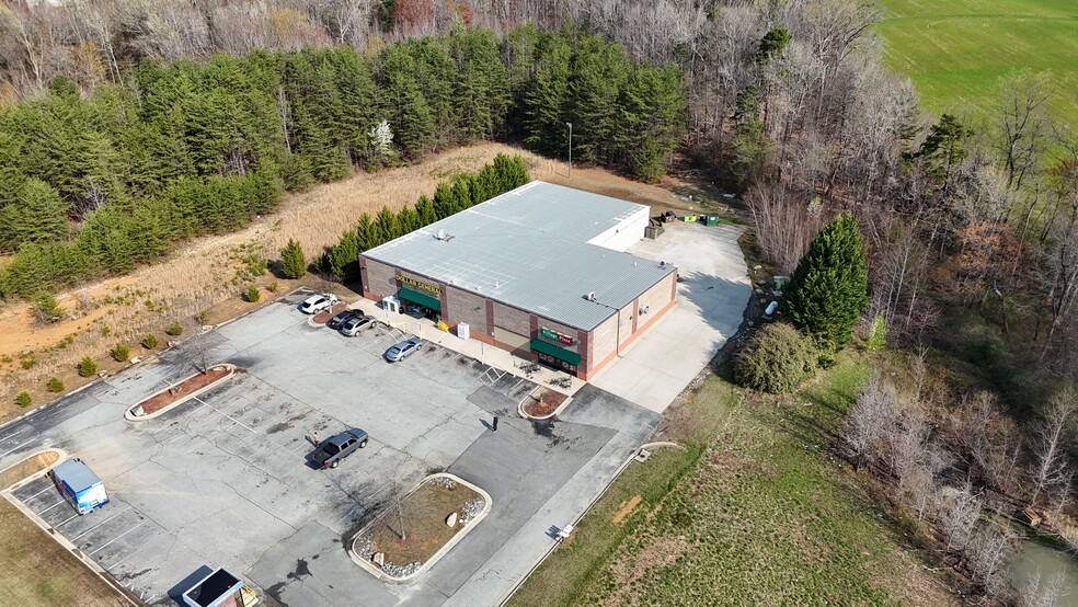 More Photos Of 8302 Belews Creek Rd, Stokesdale General Retail For Sale