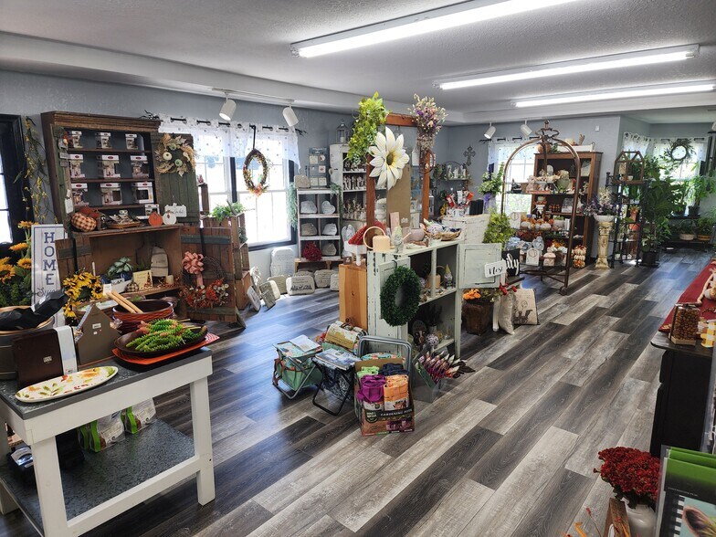 More Photos Of 1500 E Main St, Robinson Storefront For Sale