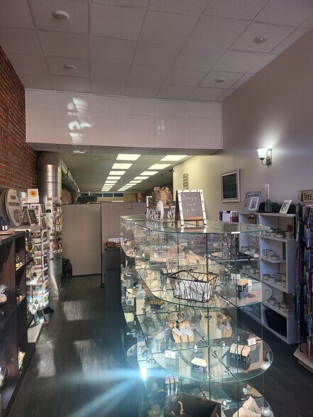 More Photos Of 327 Main St, Evansville Storefront For Sale