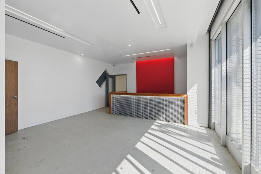 More Photos Of 12819 Main St, Los Angeles Warehouse For Sale