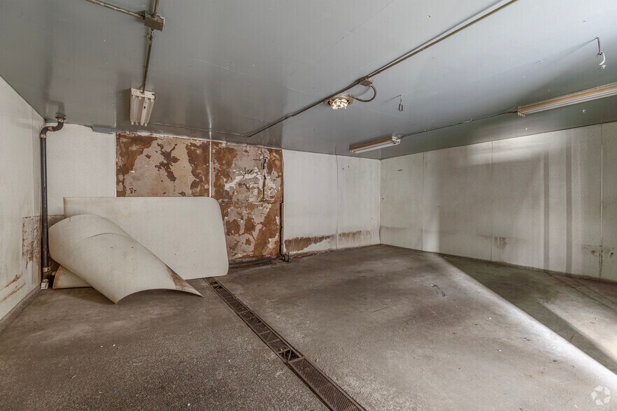 More Photos Of 410-420 NW 9th Ave, Portland Storefront For Sale