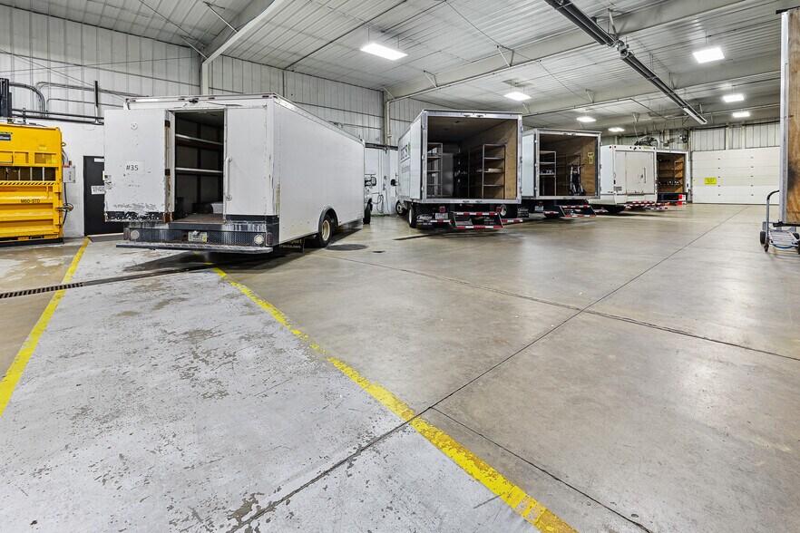 More Photos Of 560 Rolling Meadows, Fond Du Lac Light Distribution For Sale