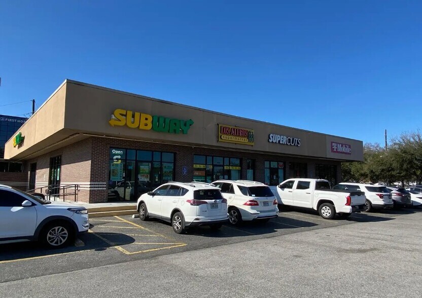 More Photos Of 303 West Esplanade Ave, Kenner Freestanding For Lease