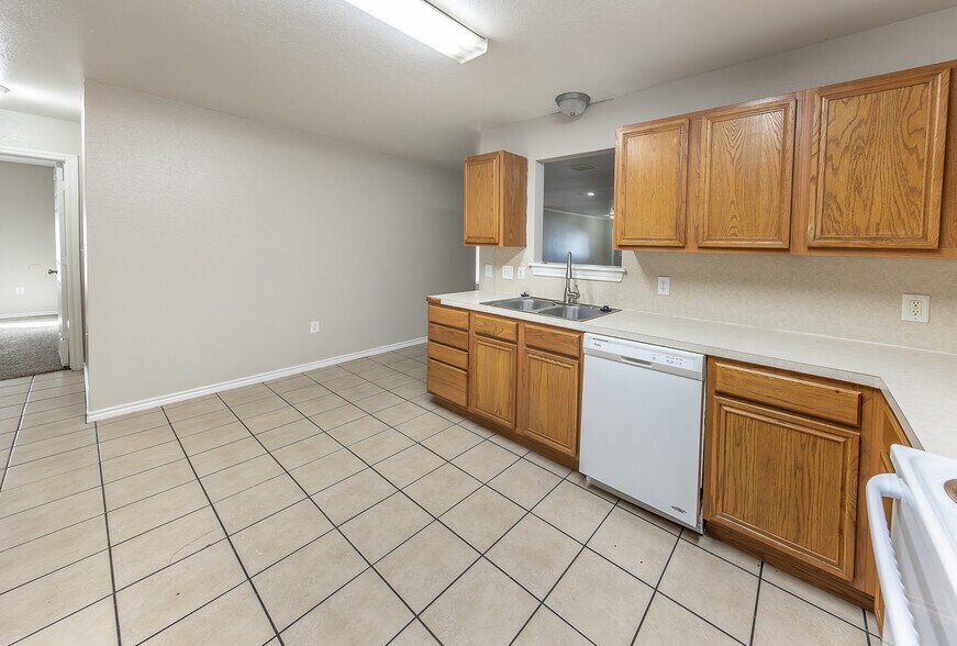 More Photos Of 602 N Belmont, Lubbock Apartments For Sale