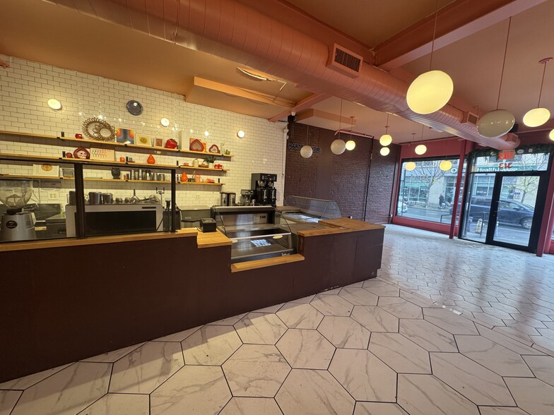 More Photos Of 313 Knickerbocker Ave, Brooklyn Apartments For Lease