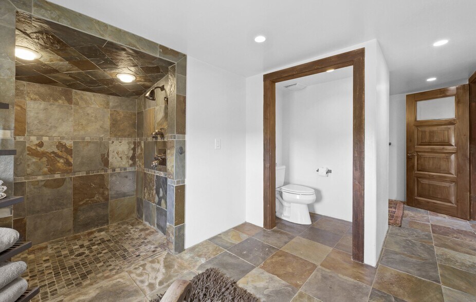 More Photos Of 1703 Highway 35 S, Rockport Office Residential For Lease