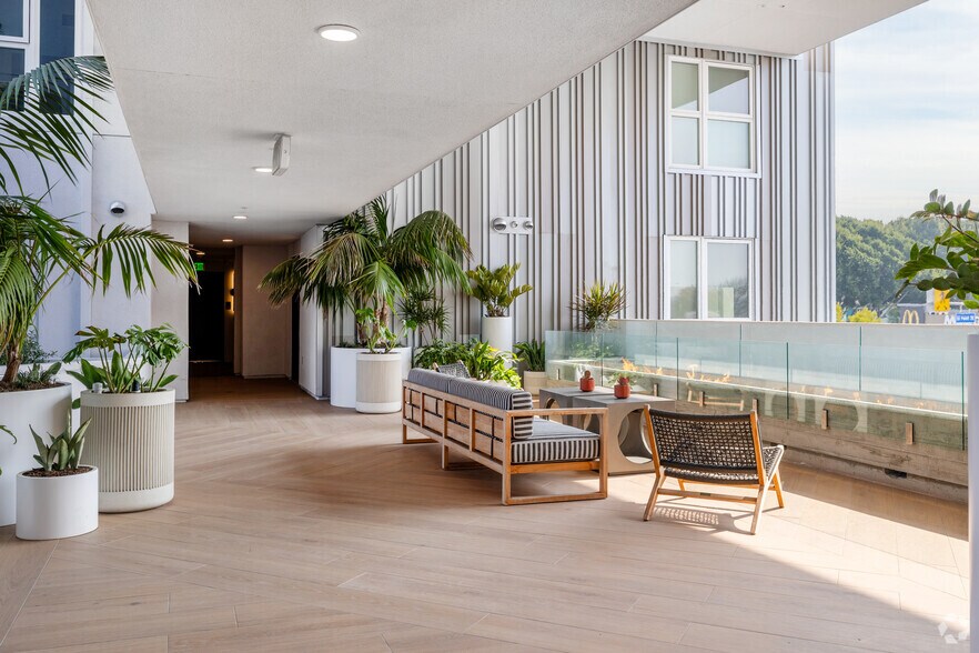 More Photos Of 5935 W Pico Blvd, Los Angeles Apartments For Lease