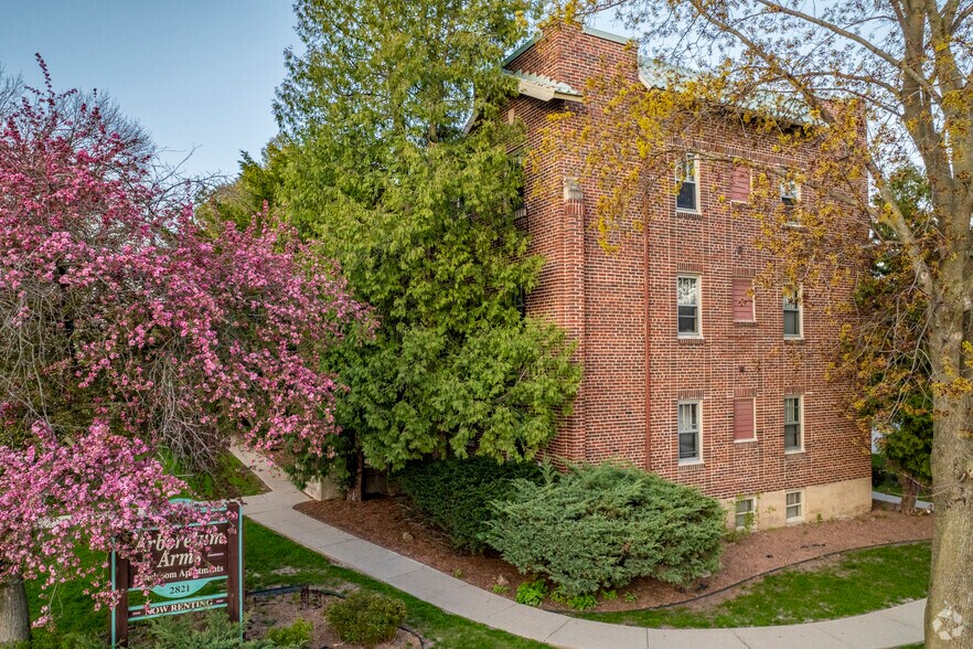 Primary Photo Of 2821 Monroe St, Madison Apartments For Sale