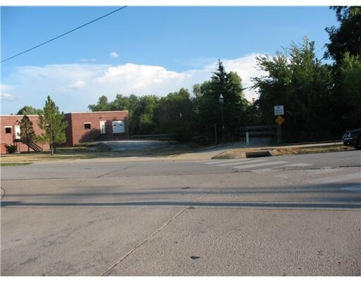 More Photos Of 701 5th St SE, Bentonville Warehouse For Sale