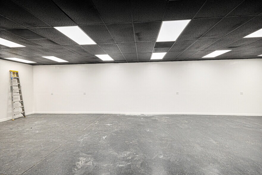 More Photos Of 340 W Hampden Ave, Englewood Freestanding For Lease