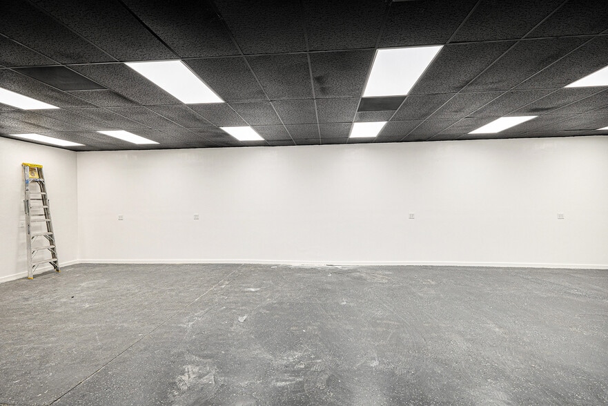 More Photos Of 340 W Hampden Ave, Englewood Freestanding For Sale