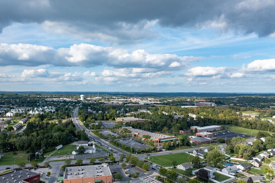 More Photos Of 2319 N Rolling Rd, Windsor Mill Unknown For Lease