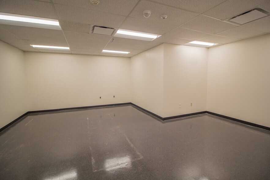 More Photos Of 20 Madison Avenue Ext, Albany Office For Lease