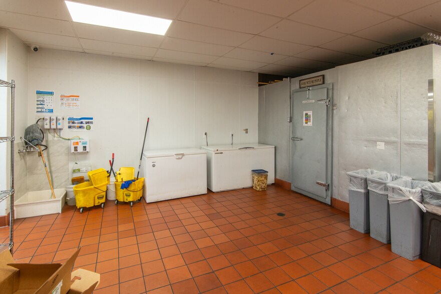 More Photos Of 542-546 S Telegraph Rd, Monroe Restaurant For Sale