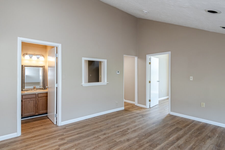 More Photos Of 6750 Brandt Pike, Huber Heights Medical For Lease