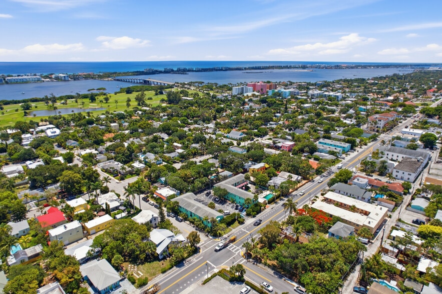 More Photos Of 320 N Federal Hwy, Lake Worth Hotel For Sale