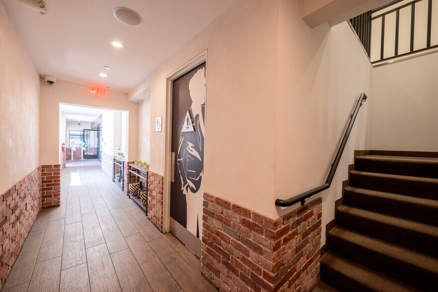 More Photos Of 8925 W Olympic Blvd, Beverly Hills Storefront Retail Office For Sale