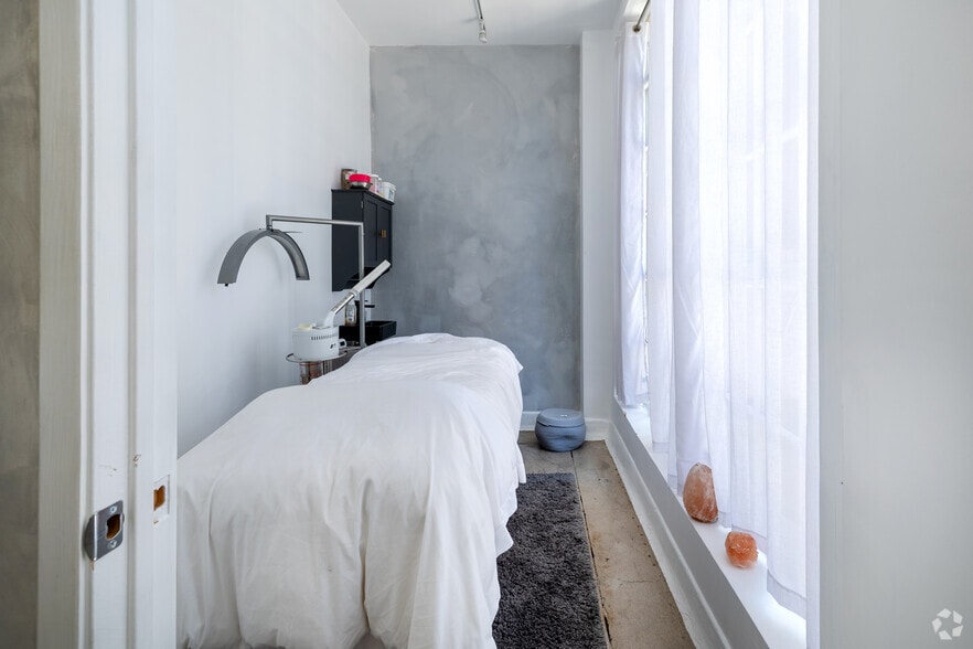 More Photos Of 521-527 W 7th St, Los Angeles Office For Lease