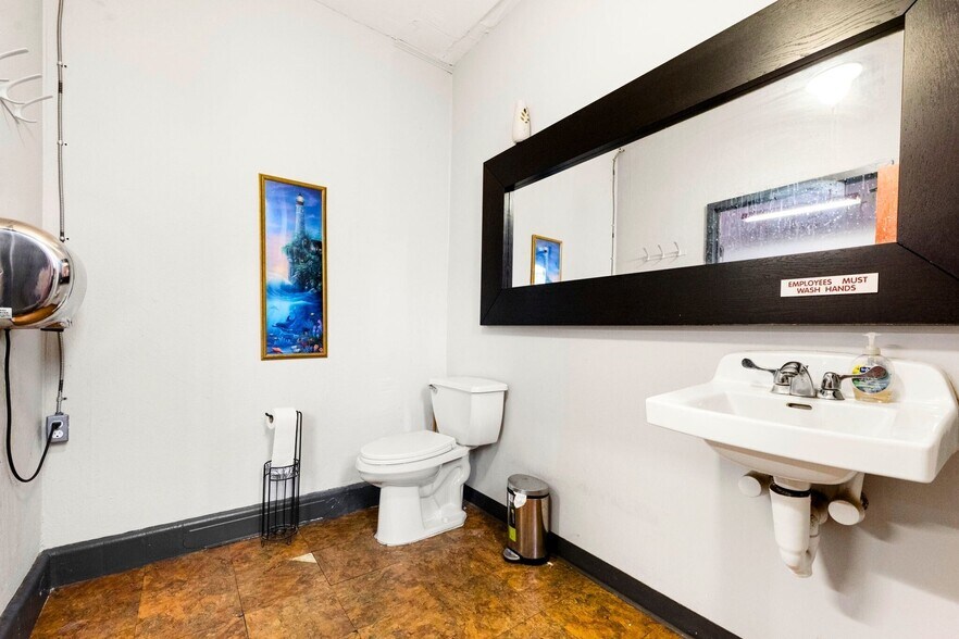 More Photos Of 72 68th St, Guttenberg Flex For Lease