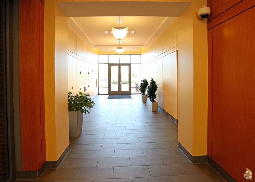 More Photos Of 425 W Nationwide Blvd, Columbus Office For Lease