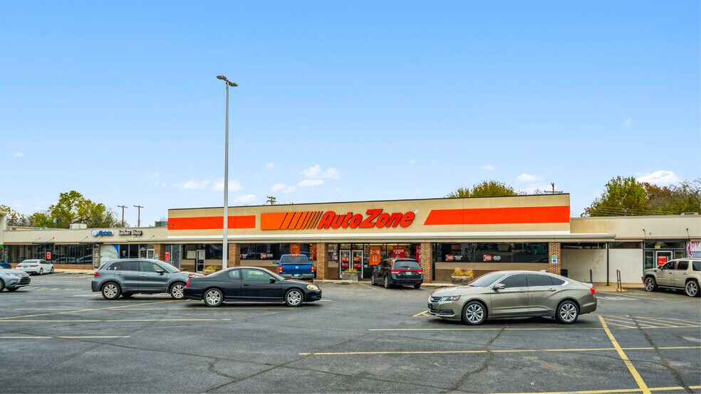 More Photos Of 4303-4349 SE 15th St, Del City General Retail For Lease