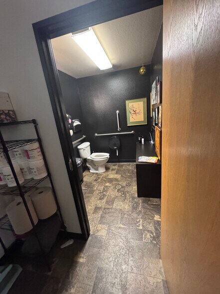 More Photos Of 2612 NE 114th Ave, Vancouver Freestanding For Lease