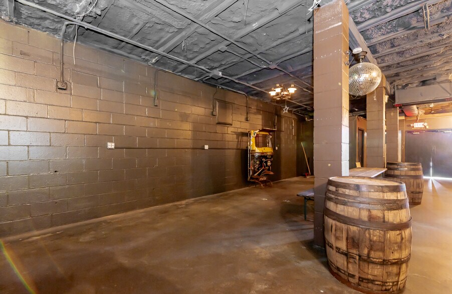 More Photos Of 1032 Story Ave, Louisville Bar For Lease