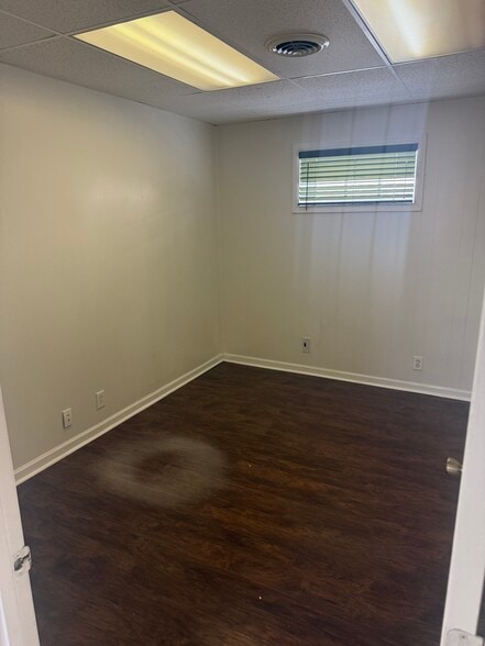 More Photos Of 2135 Utopia Ave, Nashville Warehouse For Lease