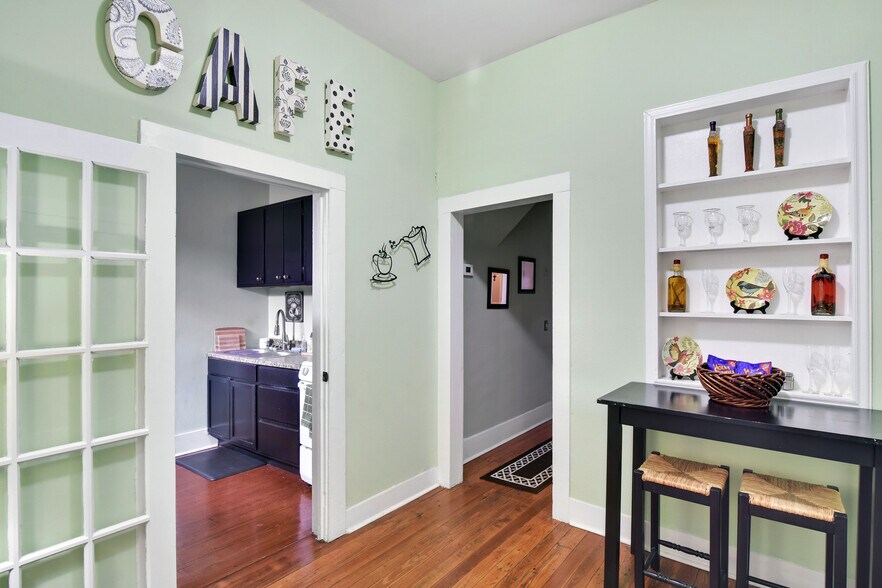 More Photos Of 1607 Norwich St, Brunswick Flex For Sale