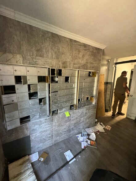 More Photos Of 7456 S Shore Dr, Chicago Apartments For Sale