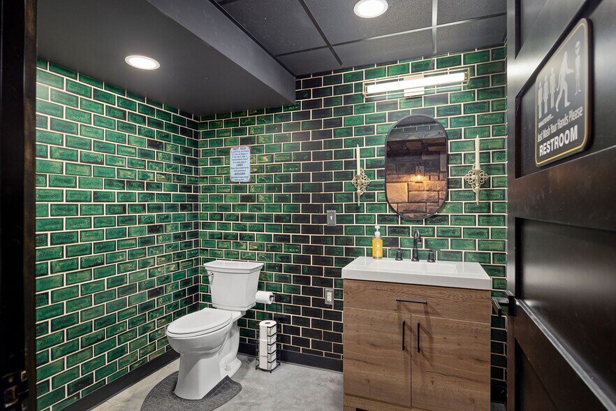 More Photos Of 6480 SE Highway 169, Saint Joseph Sports And Entertainment For Sale