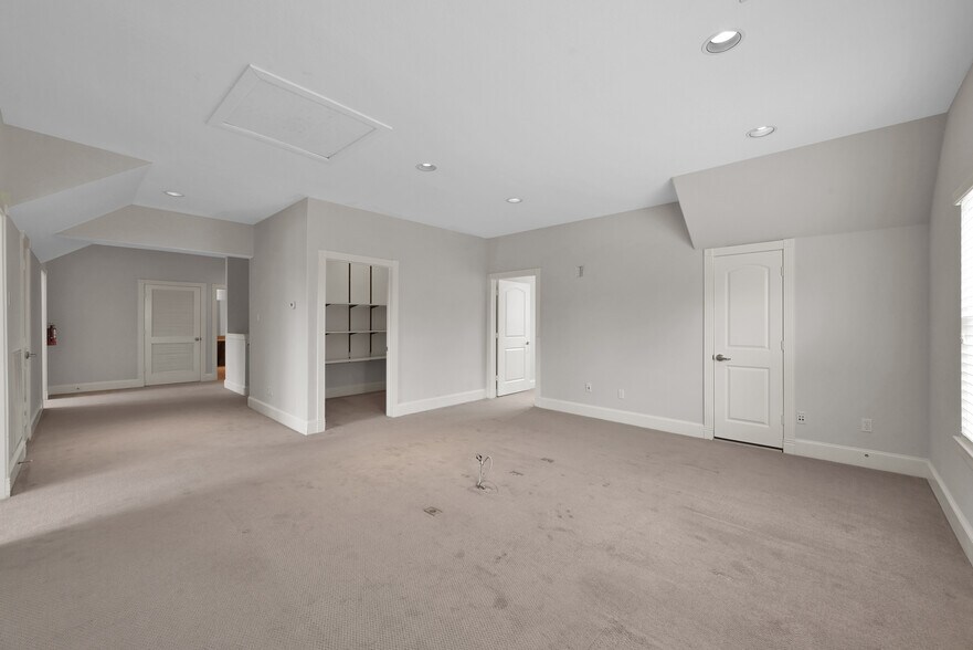 More Photos Of 25511 Budde Rd, The Woodlands Office For Lease