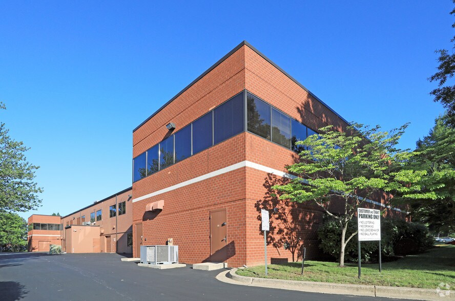 More Photos Of 14900 Sweitzer Ln, Laurel Office For Lease