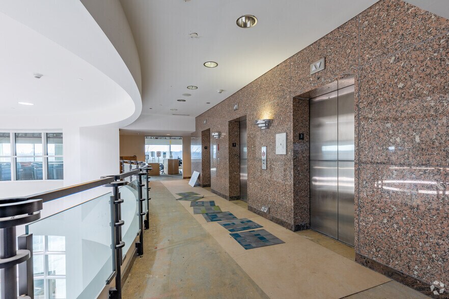 More Photos Of 25300-25330 Telegraph Rd, Southfield Office For Lease