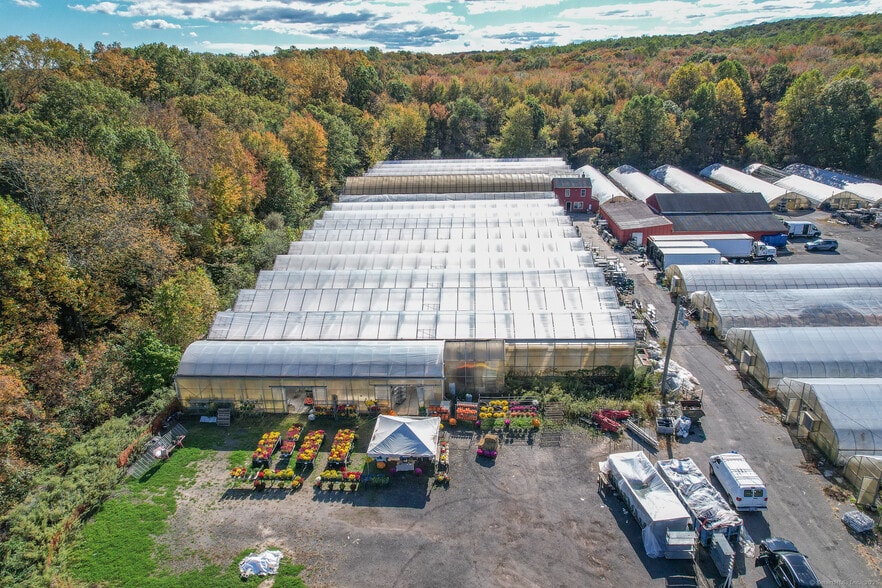 More Photos Of 2035 Scott Rd, Cheshire Specialty For Sale