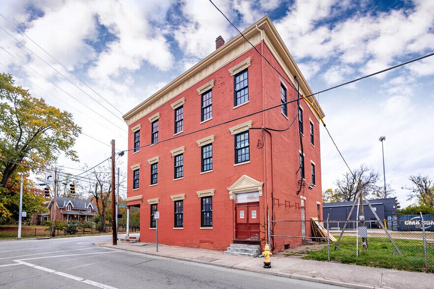 More Photos Of 4000 Colerain Ave, Cincinnati Apartments For Lease