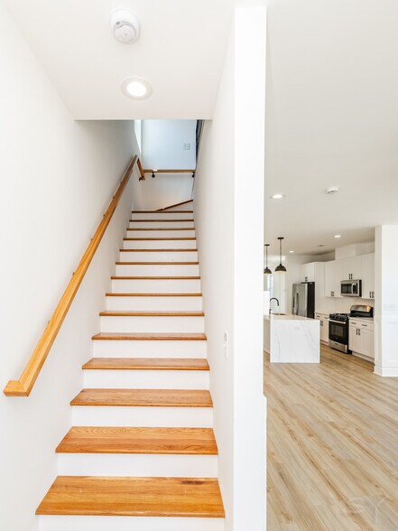 More Photos Of 544 Lawndale ave, Chicago Apartments For Sale
