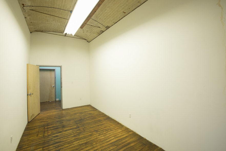 More Photos Of 70 Spruce St, Paterson Warehouse For Sale