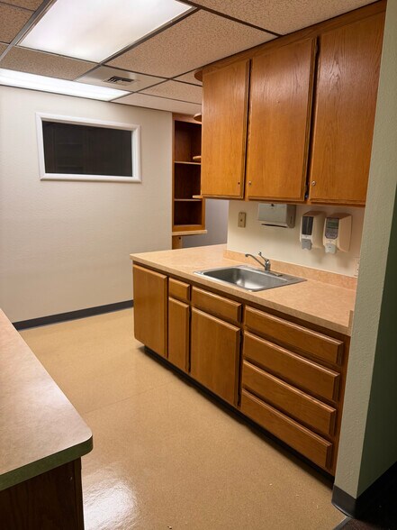 More Photos Of 3807 Union Ave, Bakersfield Medical For Sale