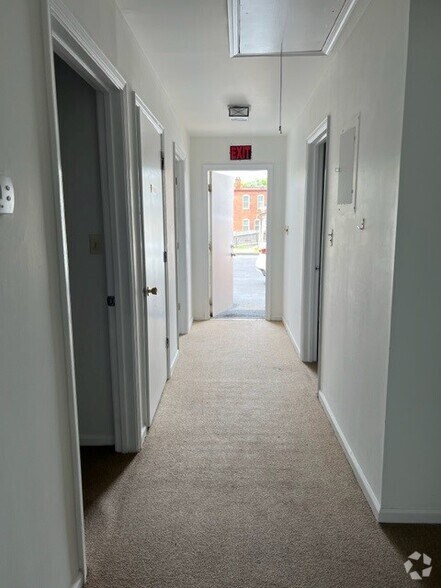 More Photos Of 510 S Sycamore St, Petersburg Medical For Lease