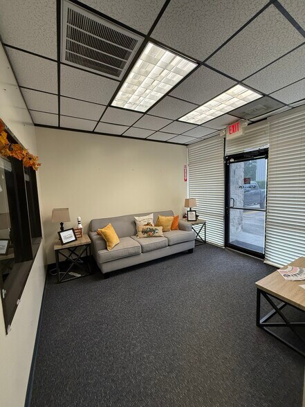 More Photos Of 6614 Bourgeois Rd, Houston Warehouse For Sale